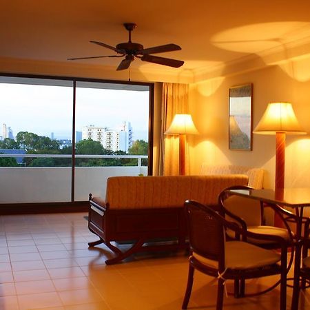 The Monaco Residence Pattaya Bagian luar foto