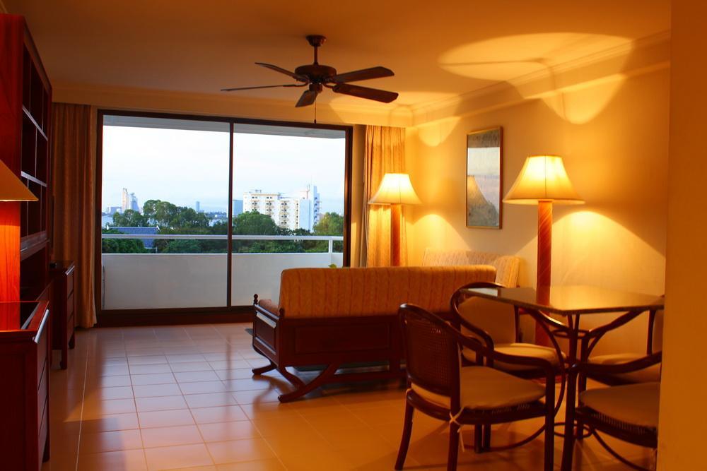 The Monaco Residence Pattaya Bagian luar foto