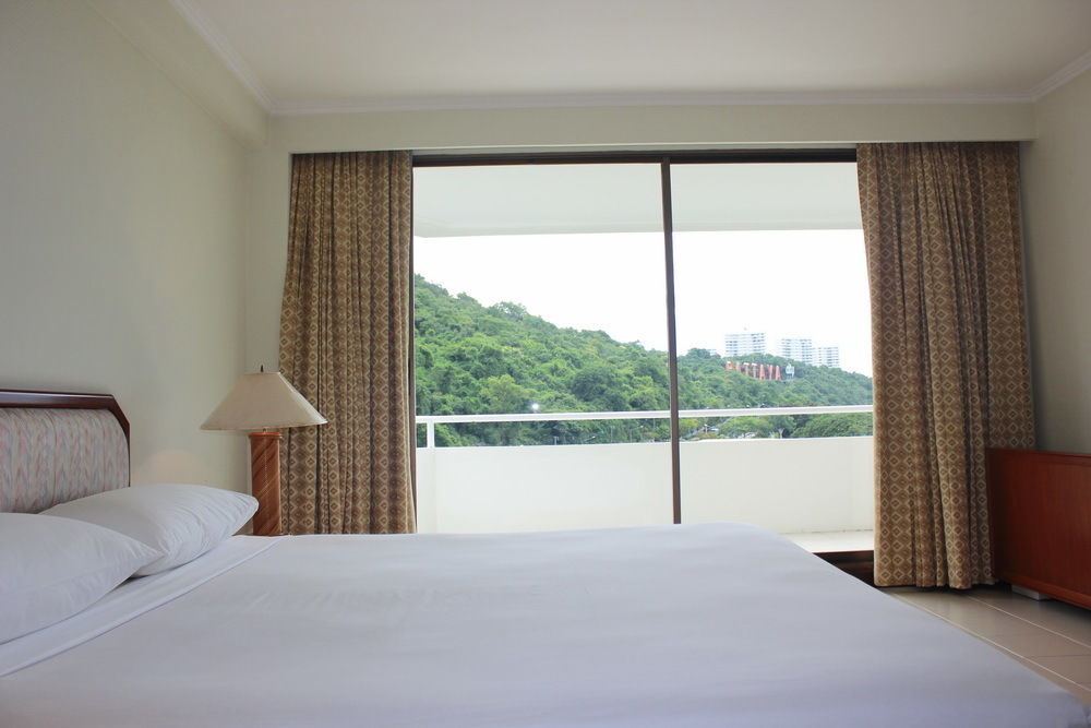 The Monaco Residence Pattaya Bagian luar foto