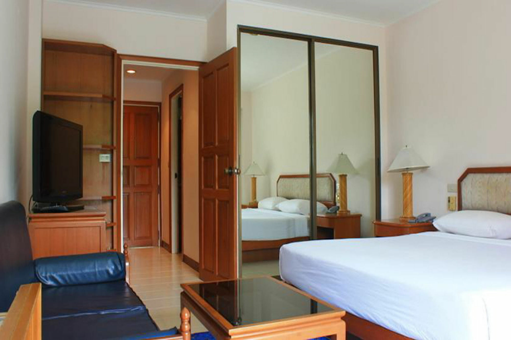 The Monaco Residence Pattaya Bagian luar foto