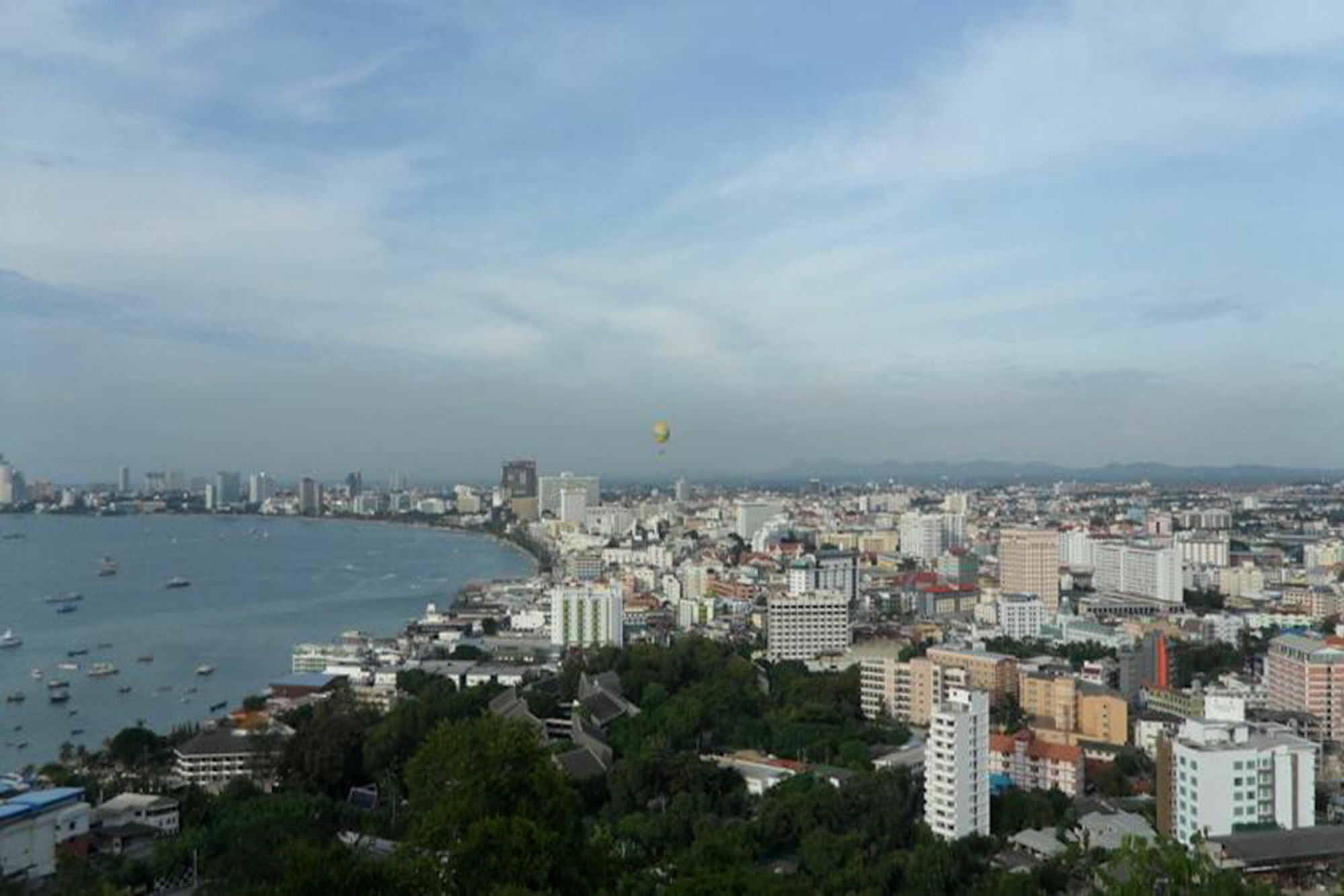 The Monaco Residence Pattaya Bagian luar foto
