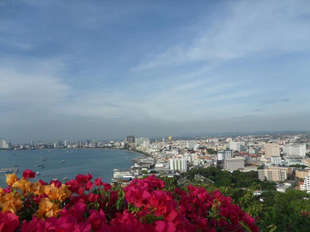 The Monaco Residence Pattaya Bagian luar foto