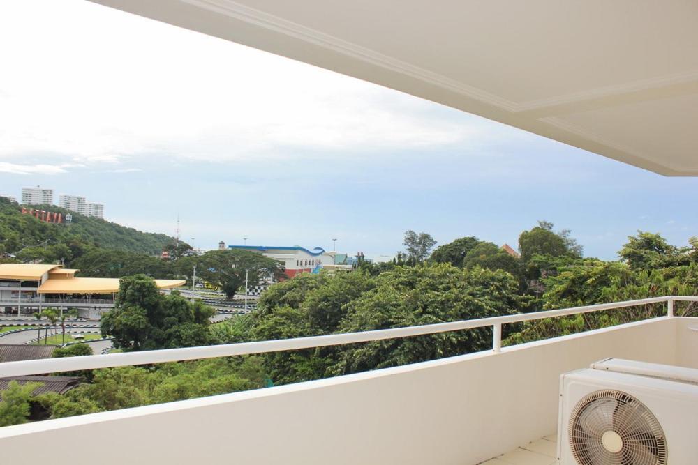 The Monaco Residence Pattaya Bagian luar foto